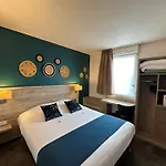 Brit Hotel Saumur Отель Distre