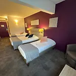 Brit Hotel Saumur Отель