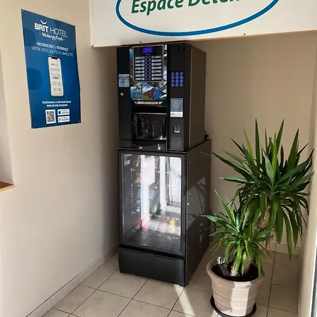 Brit Hotel Saumur 3*