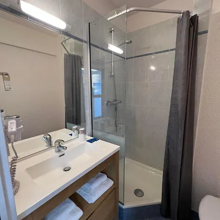 Отель Brit Hotel Saumur 3*