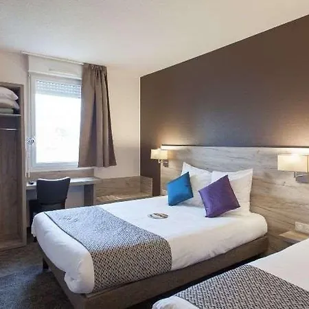 Отель Brit Hotel Saumur 3*