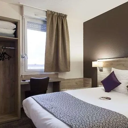 Отель Brit Hotel Saumur Distre