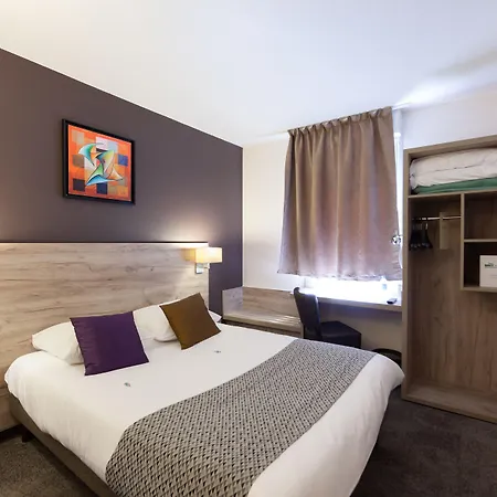 Отель Brit Hotel Saumur 3*