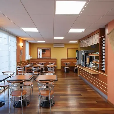 Brit Hotel Saumur 3*